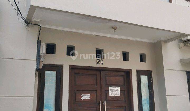 Rumah Kos Senayan Strategis Jual Cepat 1