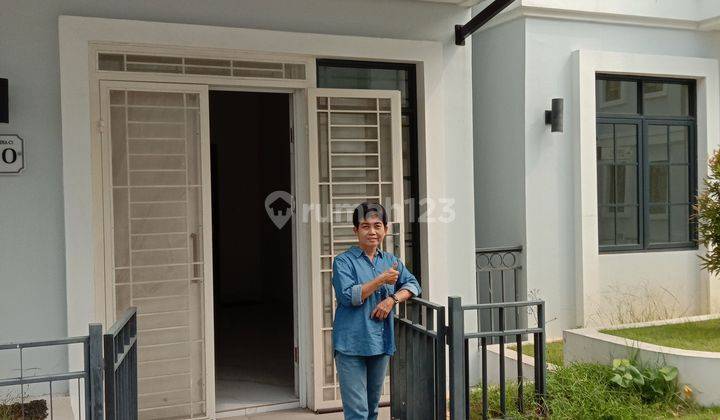 Rumah 3 lantai Lavon Ps Kemis Tangerang unik banget  bentuknya  2