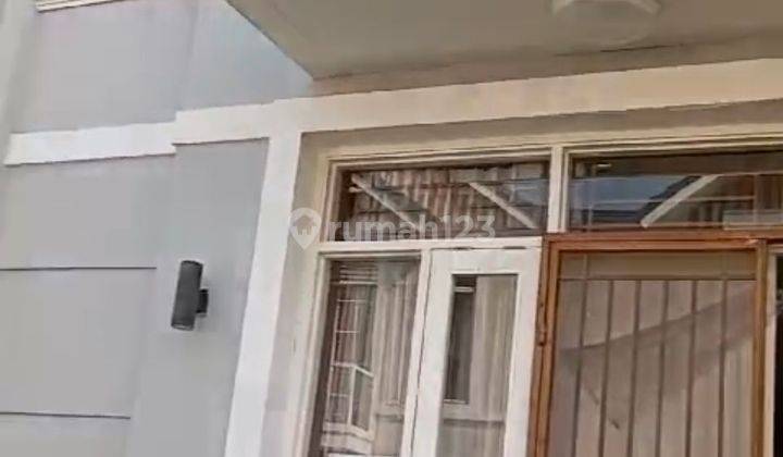 Rumah 2 Lantai Lavon Suvarna Sutera Cantik Sekali . Dikontrakan Lengkap Dg Perabotan(furnish)  2