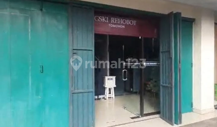 Shop House in Tomohon, North Sulawesi, Extremely Strategic Location, Beside Main Road, Busy, Suitable for Business 2