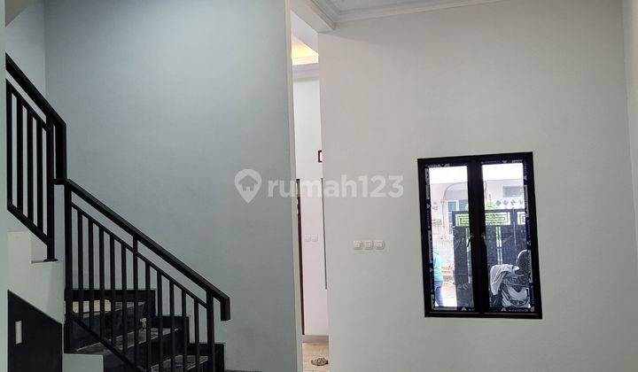 Rumah Cantik Posisi Hoek Letak  Strategis Siap Huni Layak Dibeli 2