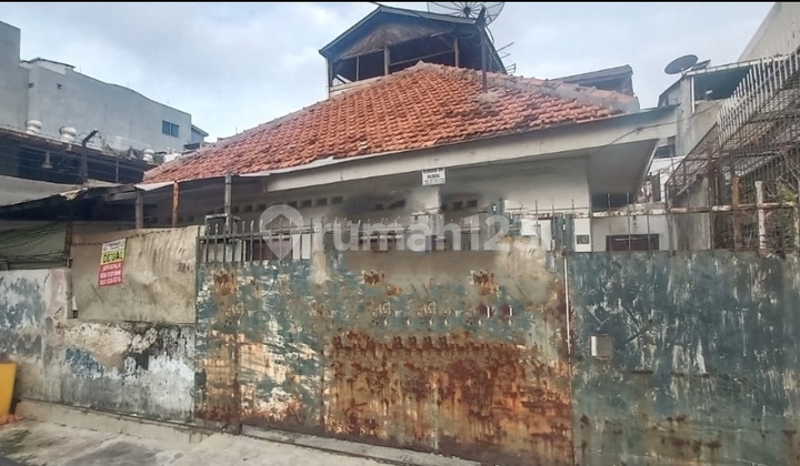 Rumah Lama Yg Masih Bagus dengan Lokasi Strategis Rumah Lama Yg Masih Bagus dengan Lokasi Strategis