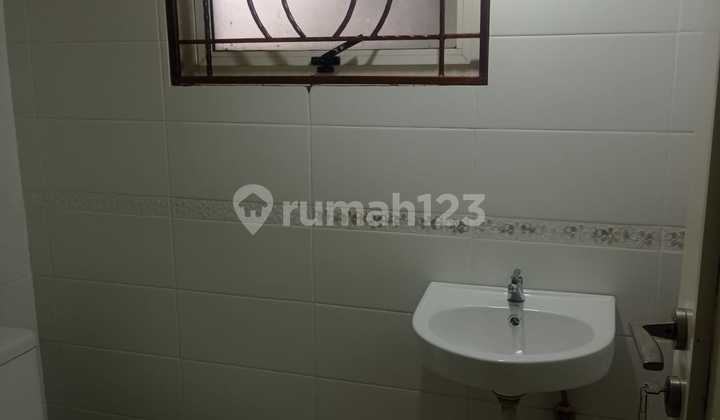 Dijual Rumah Green Lake Siap Huni Lingkungan Nyaman  2