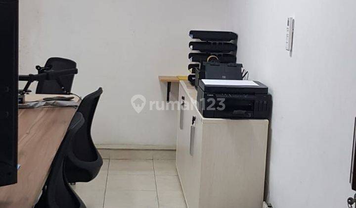 Ruko Strategis Pinggir Jalan Ramai Full Furnish Siap Pakai 2