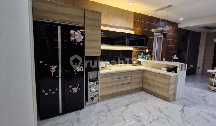 Dijual Rumah Mewah di Karawang  2