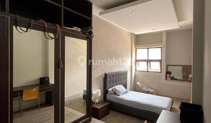 Rumah 2 Lantai Bagus Semi Furnished di Caman, Bekasi 2