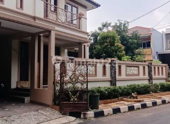 Dijual Rumah Luas Dalam Cluster Posisi Hook Semi Furnish di Jatibening Bekasi 2