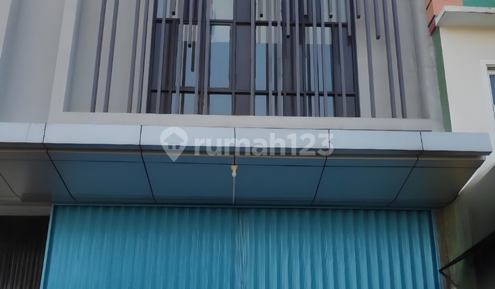 For Quick Sale: Neat 2-Story Shop House Metland Transyogi Cileungsi For Quick Sale: Neat 2-Story Shop House Metland Transyogi Cileungsi