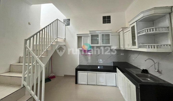 Dijual Murah Rumah 1.5 Lantai Bagus dan Rapih di Cibubur 2