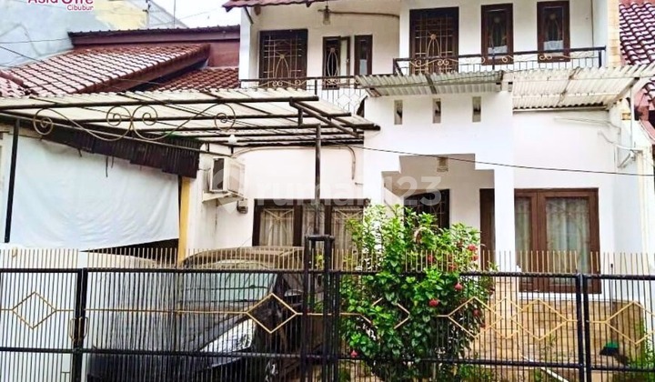 Disewakan Rumah Cantik 2.lantai Raffles Hills Cibubur 1