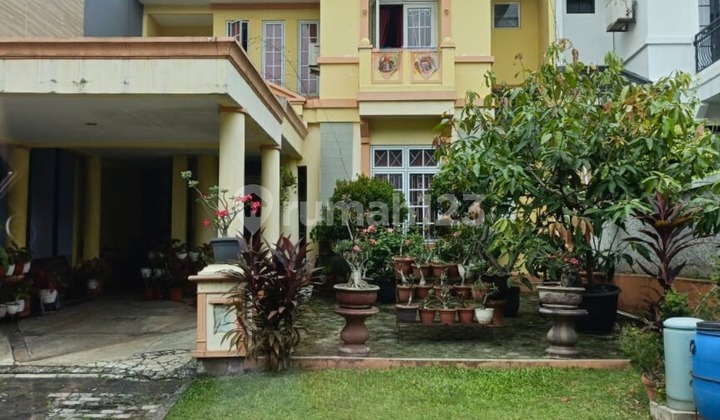 Affordable Sale Below Market Price for a 2-Story House in Kota Wisata Cibubur Affordable Sale Below Market Price for a 2-Story House in Kota Wisata Cibubur