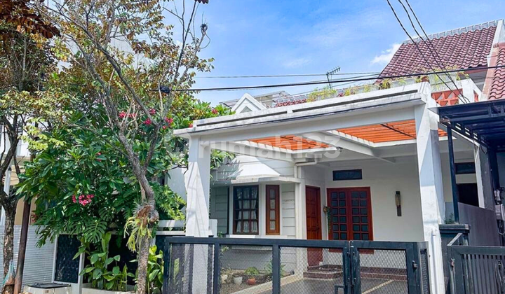 Rumah Rapi dan Cantik SHM Kemang Pratama, Bekasi