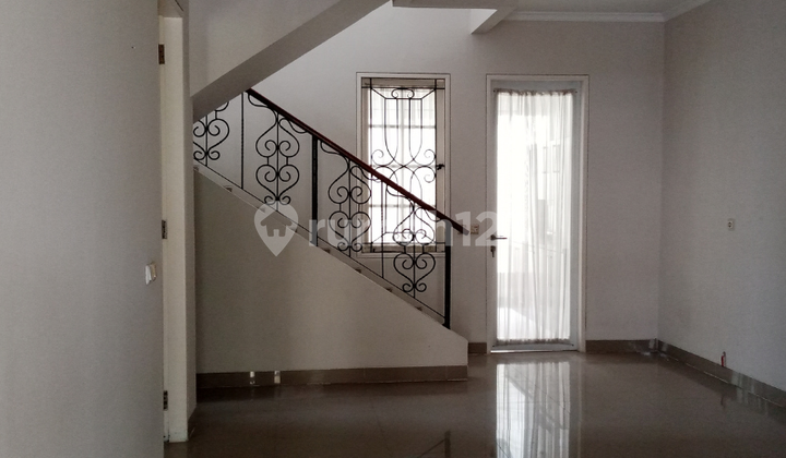 Beautiful and Neat House, Legendary Tourist Destination, East Jakarta 2