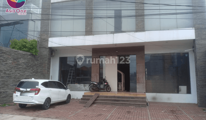 Ruko Lokasi Paling Ramai di Cibubur, Jakarta Timur 1