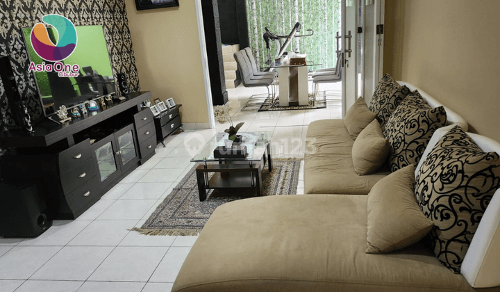 Rumah Modern Furnished Legenda Wisata, Jakarta Timur 2