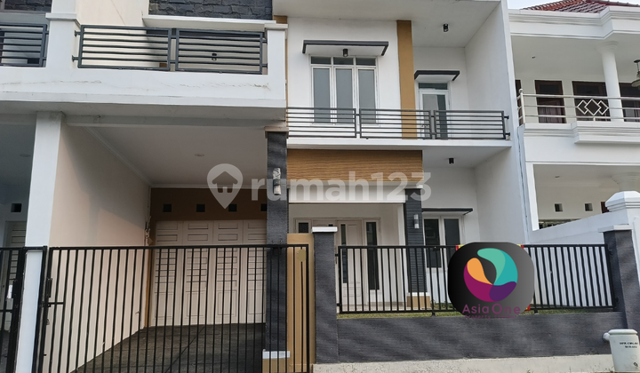 Rumah 2 Lantai Rapih SHM di Raffles Hills Cibubur, Jakarta Timur Rumah 2 Lantai Rapih SHM di Raffles Hills Cibubur, Jakarta Timur