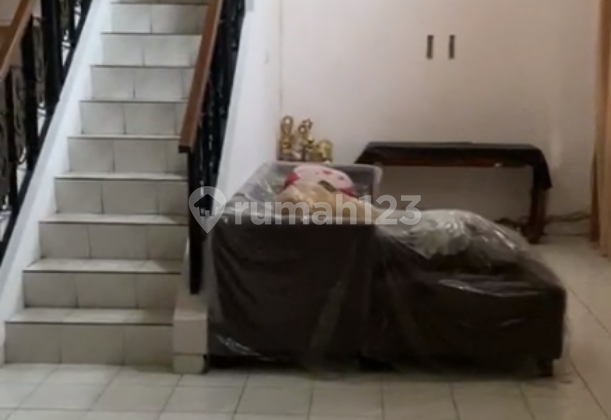 Rumah 2 Lantai Semi Furnished SHM di Legenda Wisata Cibubur 2