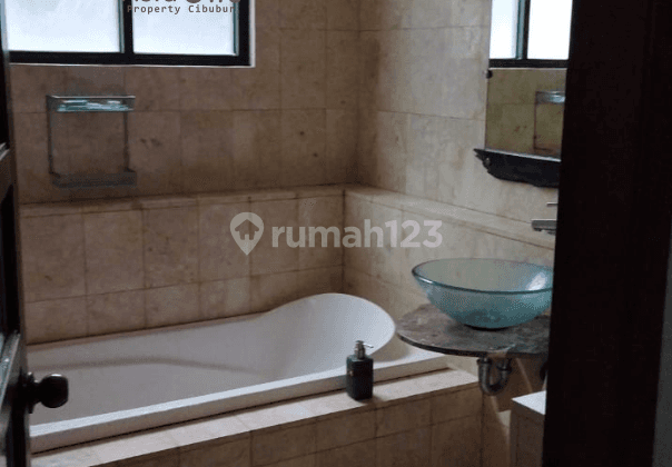 kamar mandi rumah 3 lantai bagus hook