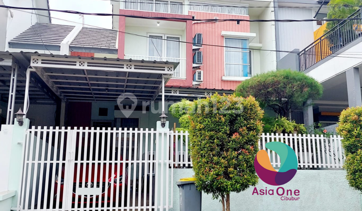 Rumah Cantik Modern SHM di Bukit Golf, Jakarta Timur