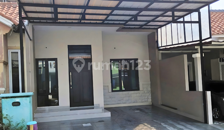 Rumah Minimalis Modern Terenovasi Kota Wisata, Bogor Rumah Minimalis Modern Terenovasi Kota Wisata, Bogor