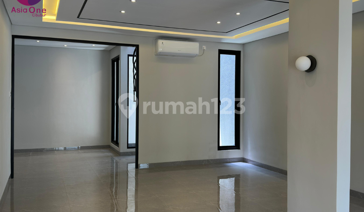 Rumah Mewah Modern Terenovasi SHM Kota Wisata, Bogor 2