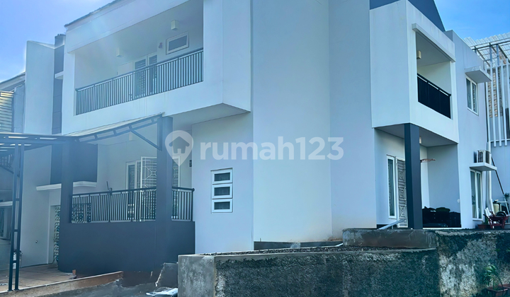 Rumah Rapi Semi Furnished Raffles Hills, Jakarta Timur Rumah Rapi Semi Furnished Raffles Hills, Jakarta Timur