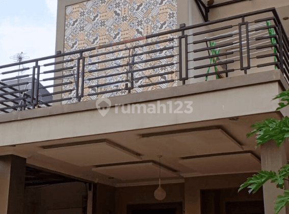 Rumah 3 Lantai Semi Furnished di Kota Wisata Cibubur 2