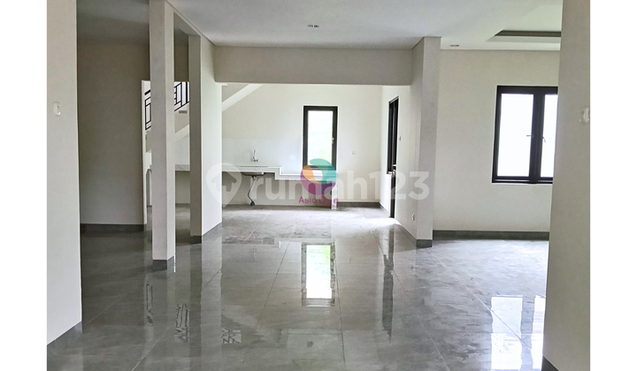 Grand Luxurious Renovated House in the Premier Cluster of Kota Wisata 2