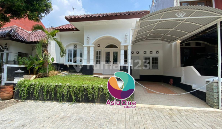 Rumah Cantik Terenovasi SHM Puri Sriwedari Cibubur Rumah Cantik Terenovasi SHM Puri Sriwedari Cibubur