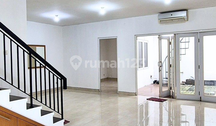 Rumah Rapi Siap Huni Raffles Hills, Jakarta Timur