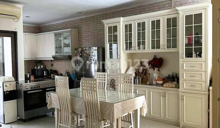 Rumah Cantik Siap Huni Semi Furnished SHM Kota Wisata, Bogor 2