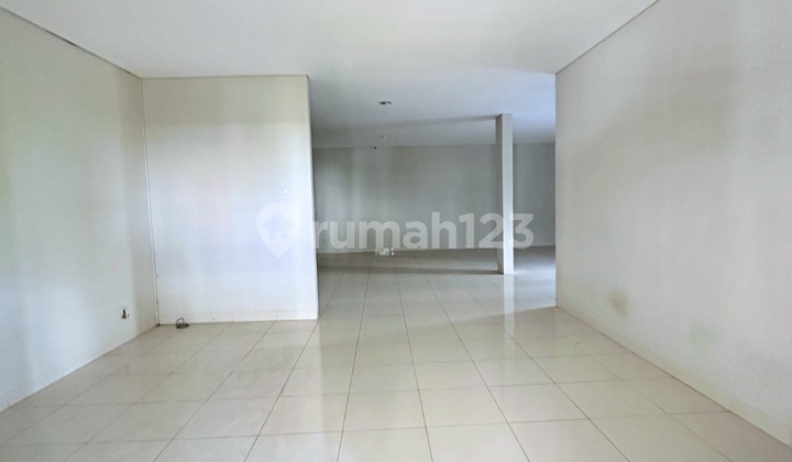 Rumah Rapi Semi Furnished Raffles Hills, Jakarta Timur 2