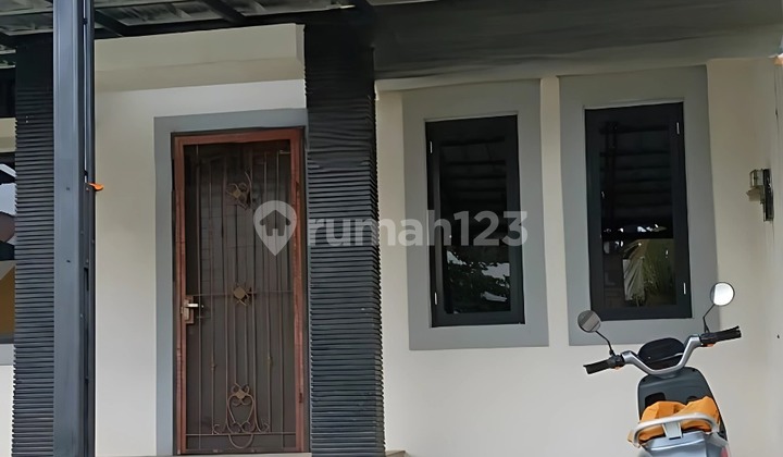 Rumah Minimalis Rapi SHM Legenda Wisata, Jakarta Timur Rumah Minimalis Rapi SHM Legenda Wisata, Jakarta Timur