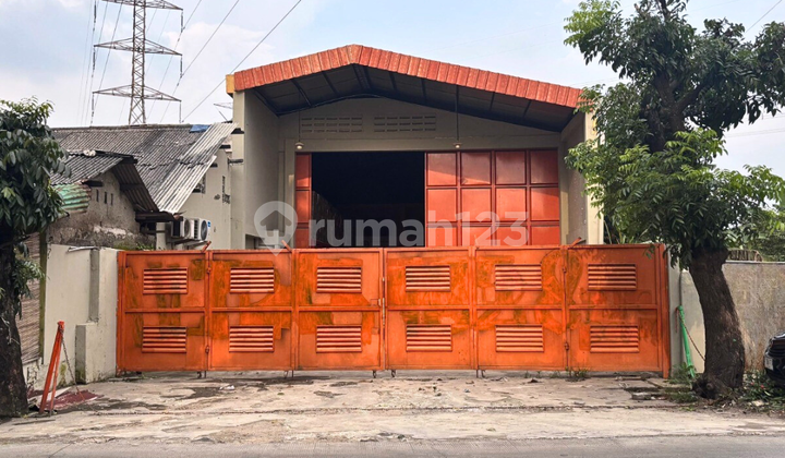 Warehouse 318 m2 Freehold Title Gunung Putri, Bogor