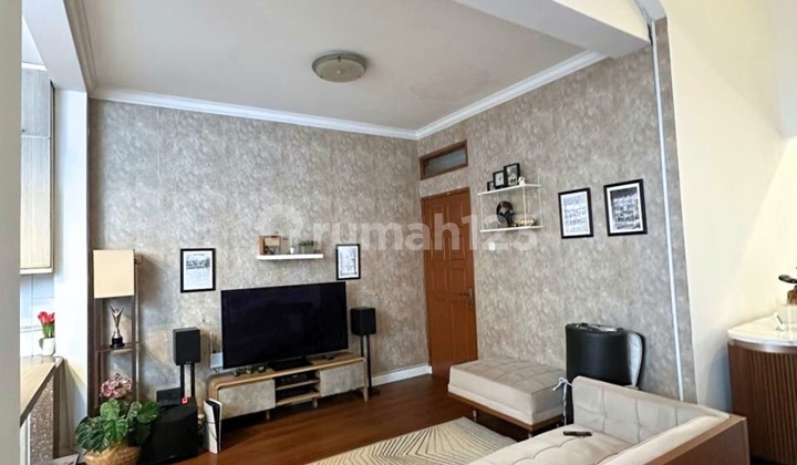 Rumah Rapi dan Cantik SHM Kemang Pratama, Bekasi 2