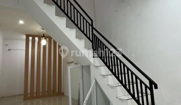 Rumah Rapi 2 Lantai SHM Limus Pratama Regency, Bogor