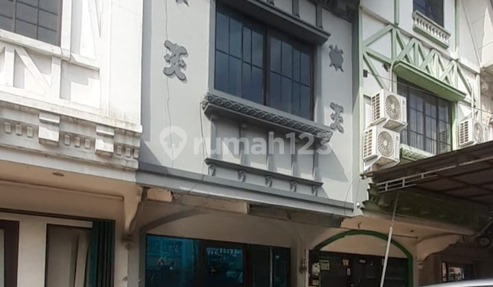 Ruko 2,5 Lantai Lokasi Paling Strategis & Ramai di Kota Wisata, Bogor