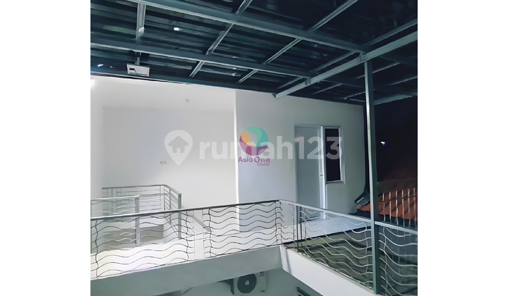 Rumah Modern Minimalis Terenovasi Siap Huni Rumah Modern Minimalis Terenovasi Siap Huni