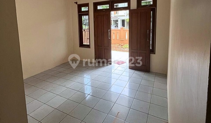 Rumah Megah dan Luas Terenovasi Raffles Hills, Jakarta Timur 2