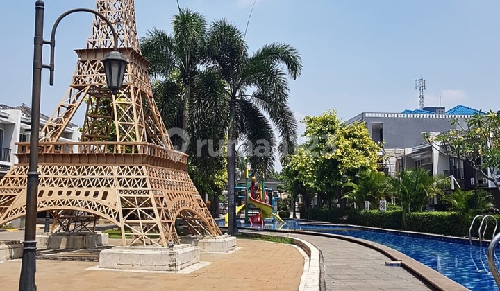 Rumah Semi Furnished Fasilitas Kolam Renang Cibubur Country, Bogor 2