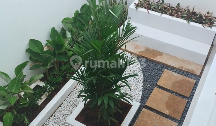 Rumah Rapi Siap Huni Raffles Hills, Jakarta Timur 2