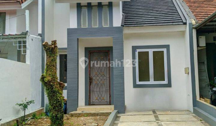 Rumah Rapi Minimalis Legenda Wisata, Jakarta Timur 1