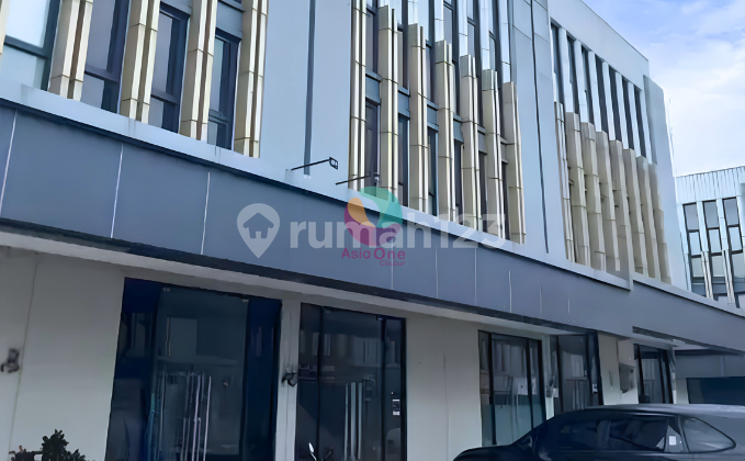 A neat modern shophouse, ready to use, in the busiest location in Kota Wisata. A neat modern shophouse, ready to use, in the busiest location in Kota Wisata.