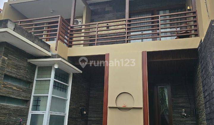 Rumah Modern 2 Lantai One Gate System Dengan 5 Kamar Tidur  Di Renon 1