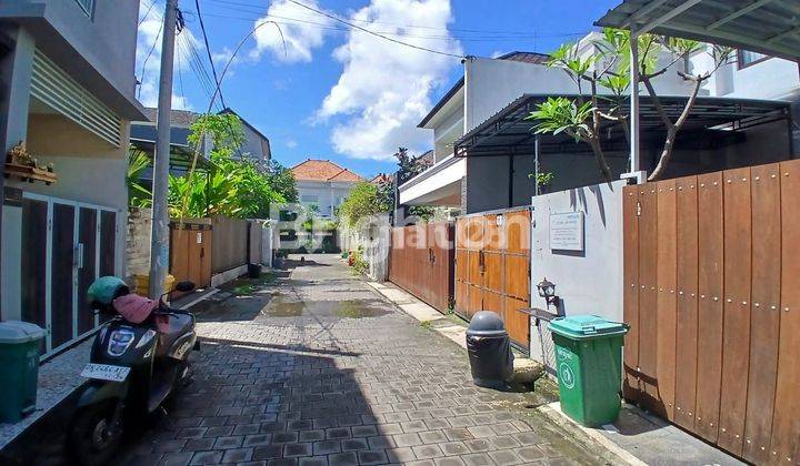 RUMAH MINIMALIS MODERN DUA LANTAI DI SANUR 1