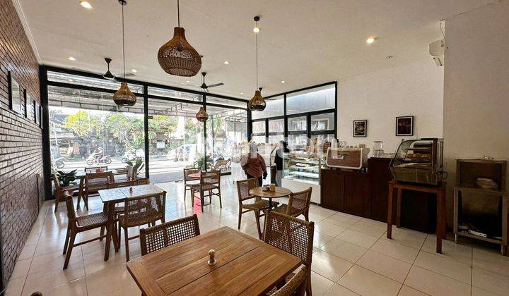 RUANG USAHA STRATEGIS DI JL. RAYA TANAH LOT, PERERENAN 1