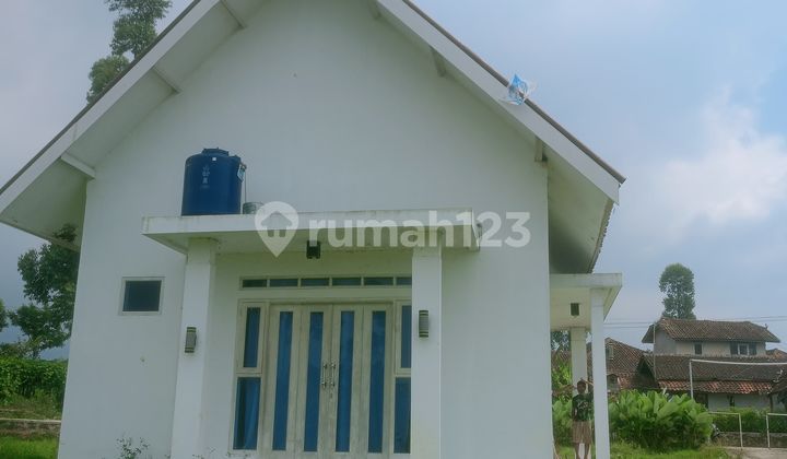 Selling fast Beautiful Villa located in Pasirjambu, Bandung