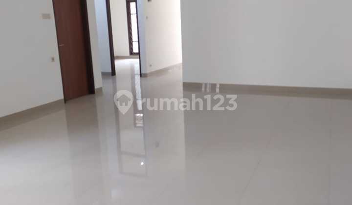 Quick Sale: Occupied House in Gegerkalong Hilir, Bandung 2