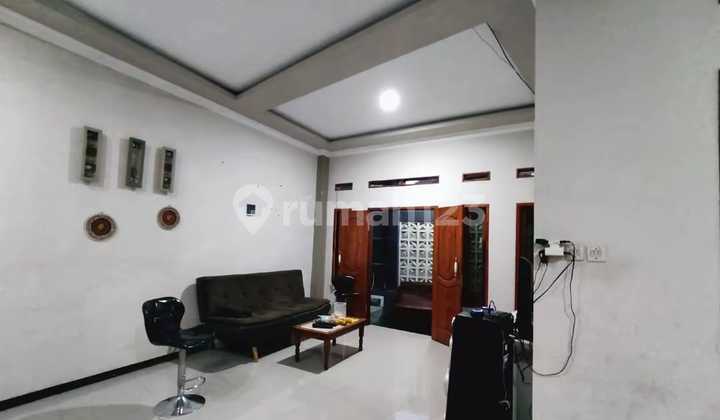 Quick and Cheap Sale, Very Move-in Ready Second House on Cigending Street, Ujung Berung, Bandung City, West Java. 2