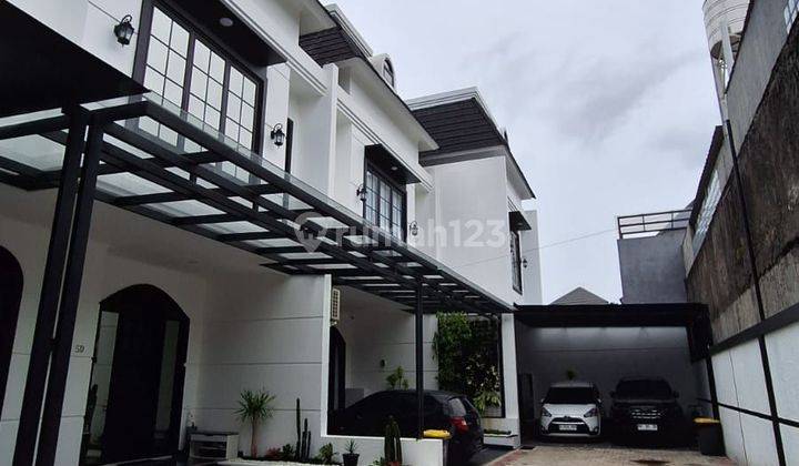 Rumah Type American classic modern 3 Lantai di Joglo Town House Village 2